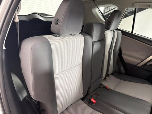 Used 2015 Toyota RAV4 LE image 22