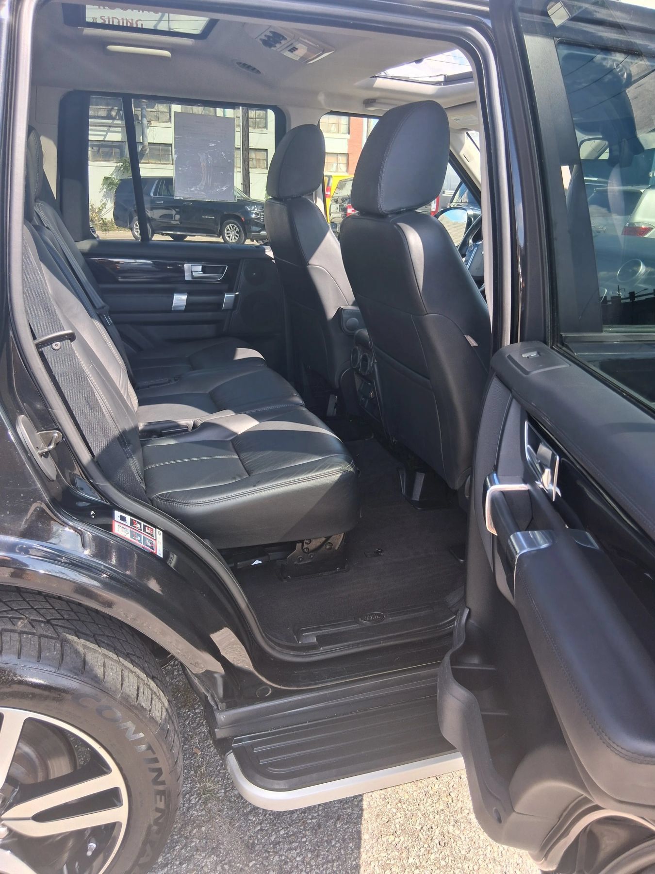 Used 2016 Land Rover LR4 HSE LUX AWD/4WD image 25