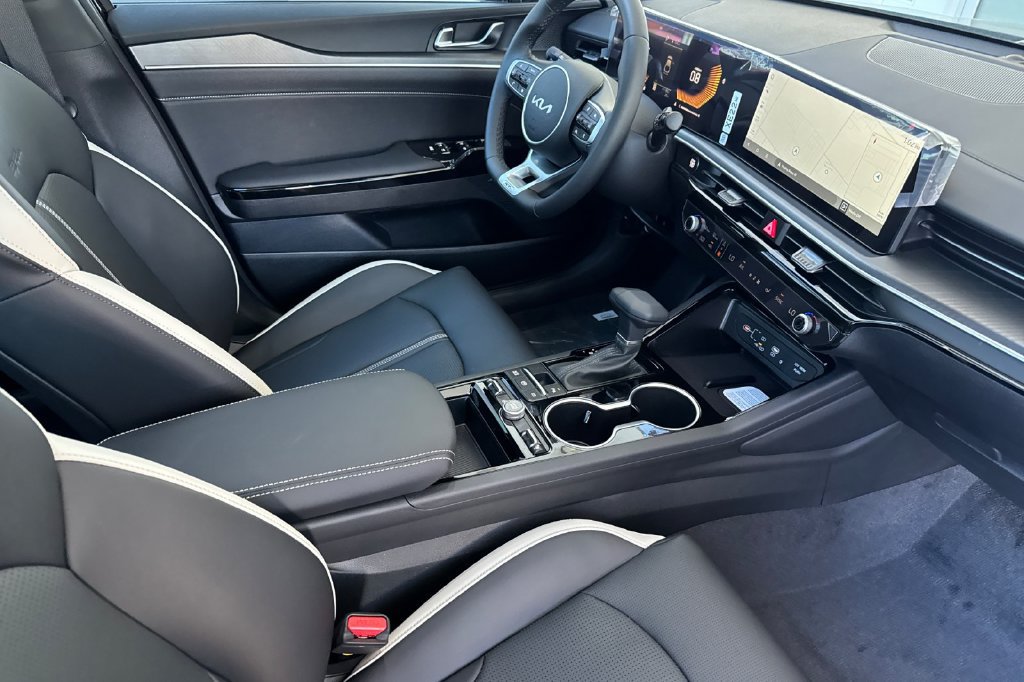 New 2027 Kia K5 GT-Line AWD/4WD image 16