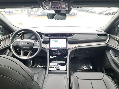 New 2025 Jeep Grand Cherokee L Limited w/ Luxury Tech Group II AWD/4WD image 18