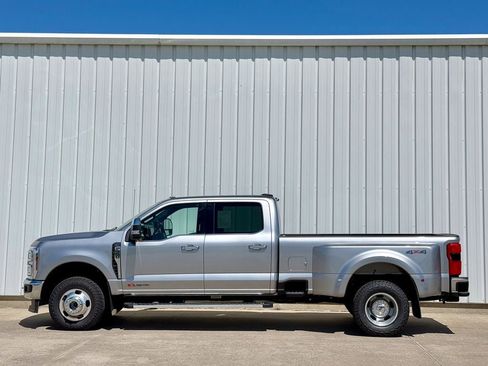 Certified 2024 Ford F350 Lariat w/ Chrome Package AWD/4WD image 3