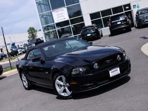 Used 2013 Ford Mustang GT RWD image 2