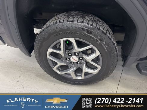 Used 2024 GMC Sierra 1500 SLT w/ SLT Convenience Package image 16