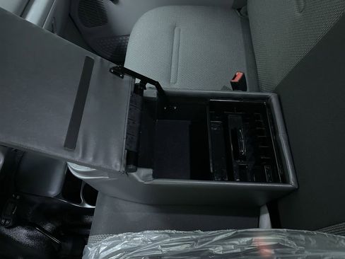 Used 2004 Ford F250 XL image 25