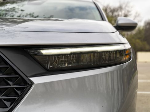 Certified 2023 Honda Accord EX image 11