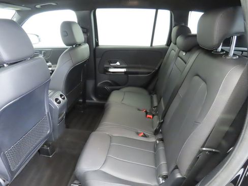 Certified 2025 Mercedes-Benz GLB 250 image 19