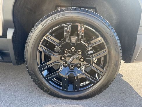 New 2026 GMC Sierra EV Elevation w/ LPO, Elevation Dark Package image 31