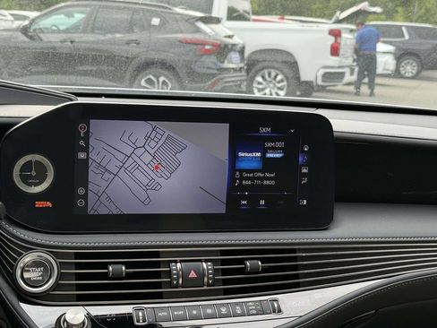 Used 2022 Lexus LS 500 F Sport w/ Accessory Package (Z2) AWD/4WD image 10