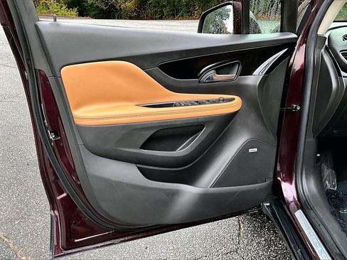 Certified 2018 Buick Encore Premium w/ Experience Buick Package image 18