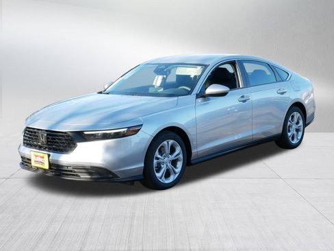 Certified 2025 Honda Accord LX image 3