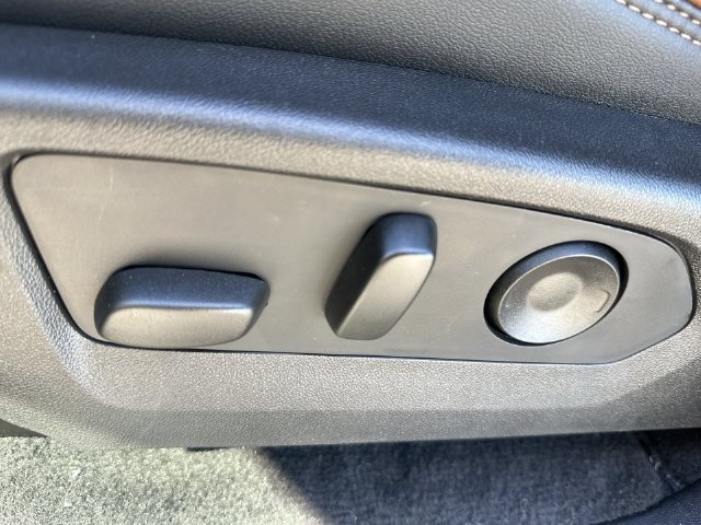 New 2026 GMC Canyon AT4 w/ Technology Plus Package AWD/4WD image 22