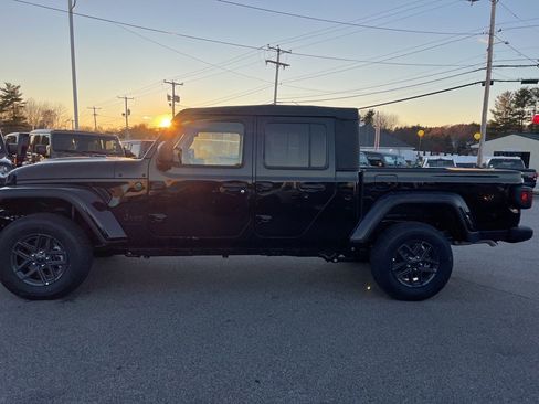 New 2026 Jeep Gladiator Sport image 4