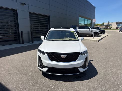 Used 2022 Cadillac XT6 Sport w/ Platinum Package AWD/4WD image 8