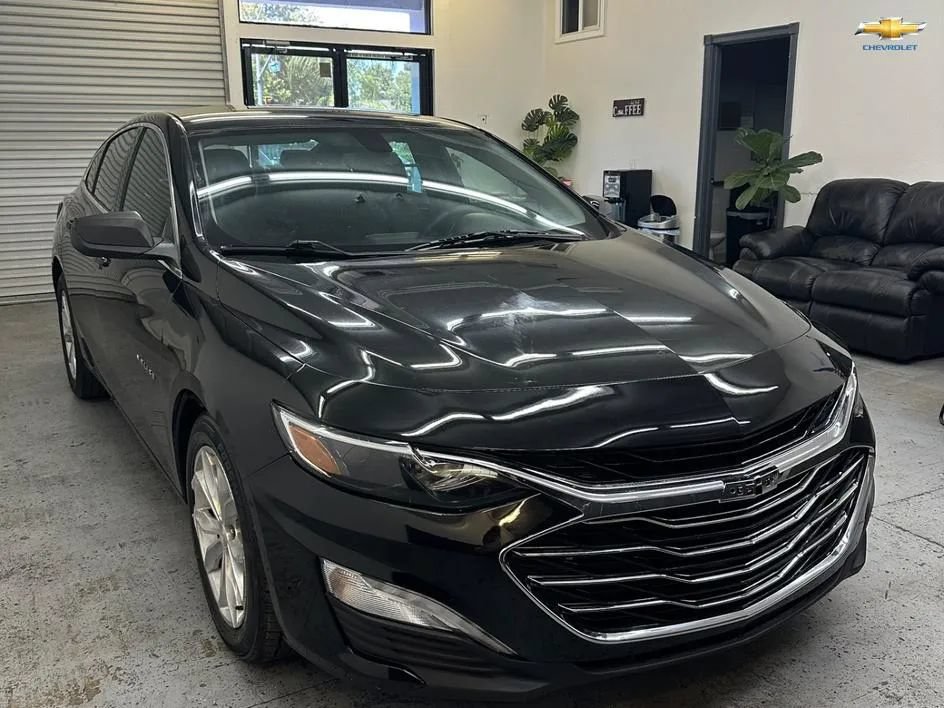 Used 2021 Chevrolet Malibu LT FWD image 1