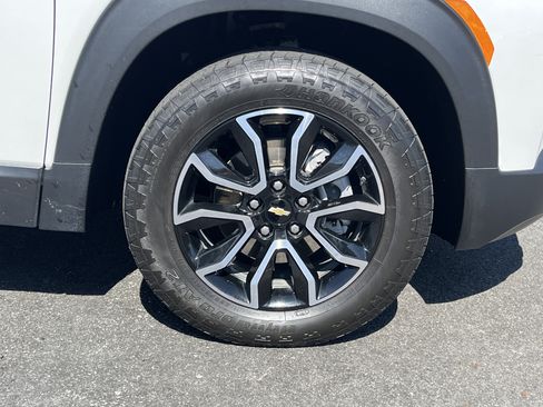 Used 2023 Chevrolet TrailBlazer ACTIV AWD/4WD image 13