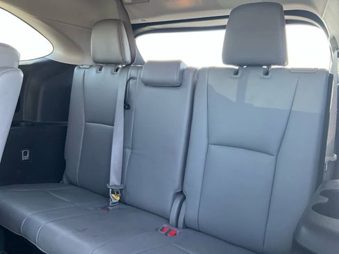 Used 2022 Toyota Highlander XLE image 20