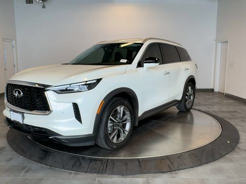 Certified 2023 INFINITI QX60 Luxe w/ Cargo Package AWD/4WD image 4