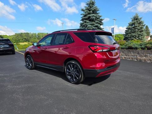 Used 2024 Chevrolet Equinox RS AWD/4WD image 2
