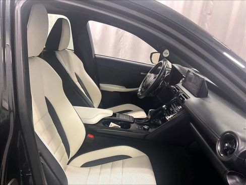 Used 2023 Lexus IS 350 F Sport image 11