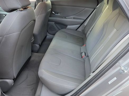 Used 2023 Hyundai Elantra SEL w/ Convenience Package FWD image 11