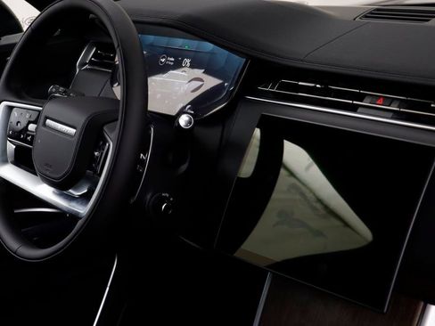 New 2025 Land Rover Range Rover SE AWD/4WD image 24