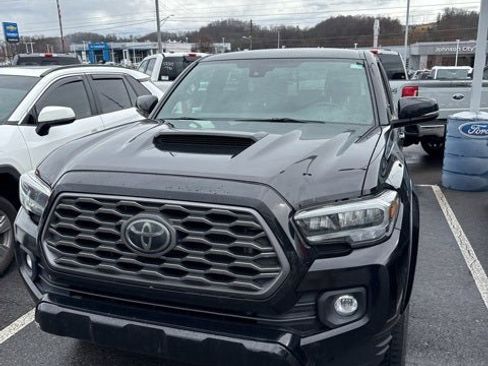 Used 2021 Toyota Tacoma TRD Sport image 9