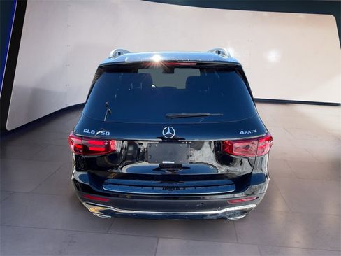 Certified 2025 Mercedes-Benz GLB 250 4MATIC image 4