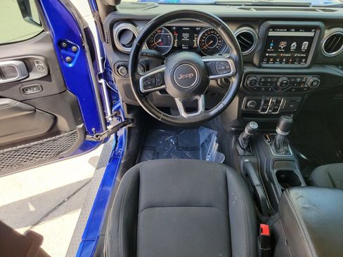 Used 2020 Jeep Wrangler Unlimited Sahara AWD/4WD image 18