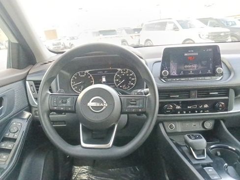 Used 2023 Nissan Rogue SV image 26