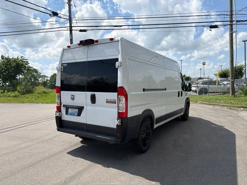 Used 2018 RAM ProMaster 2500 FWD image 3