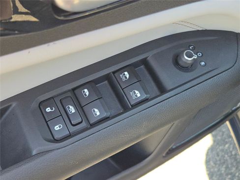 Certified 2023 Jeep Compass Limited AWD/4WD image 23