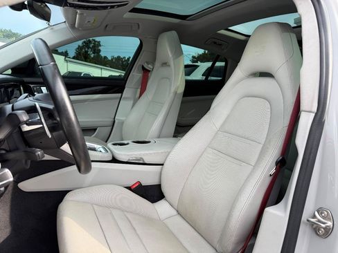 Used 2022 Porsche Panamera w/ Premium Package RWD image 9