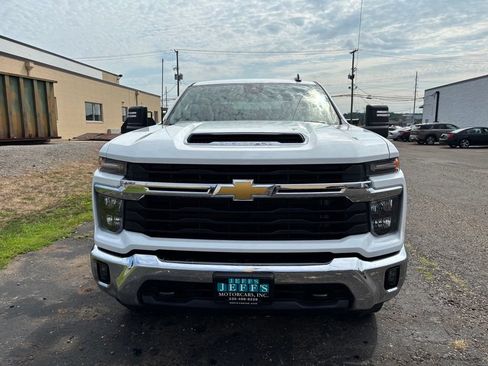 Used 2025 Chevrolet Silverado 2500 LT w/ Convenience Package AWD/4WD image 3