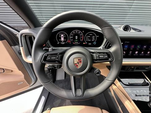 Used 2026 Porsche Cayenne E-Hybrid AWD/4WD image 24