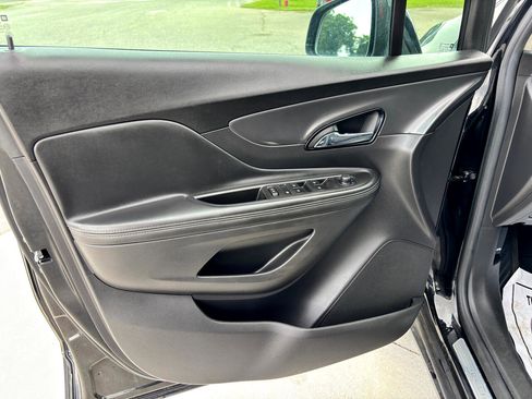 Used 2020 Buick Encore Preferred w/ Safety Package image 17