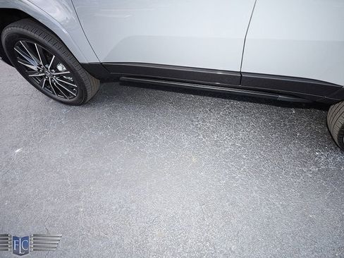 Used 2025 Lexus GX 550 image 10