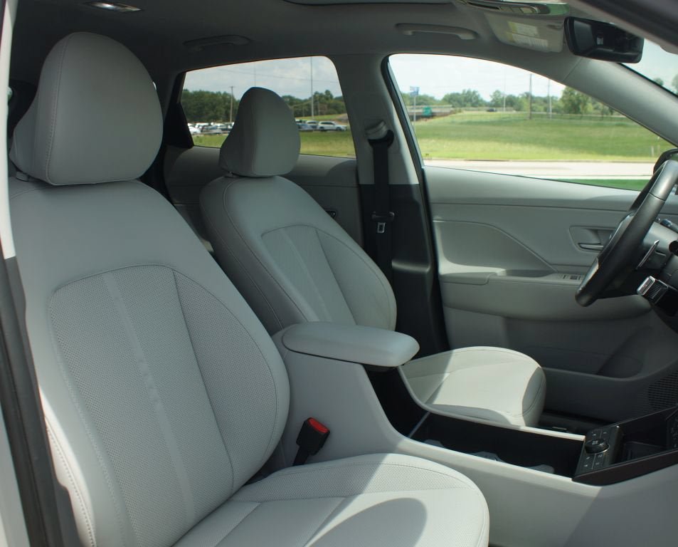 Used 2026 Hyundai Kona Limited FWD image 23