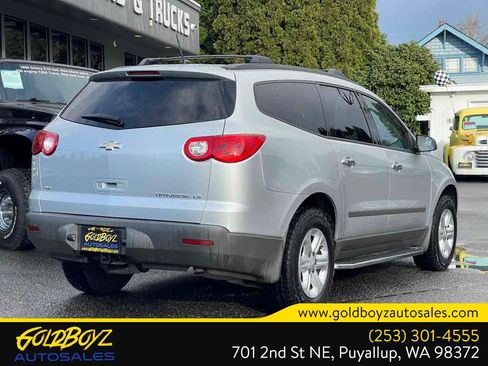 Used 2012 Chevrolet Traverse LS image 4