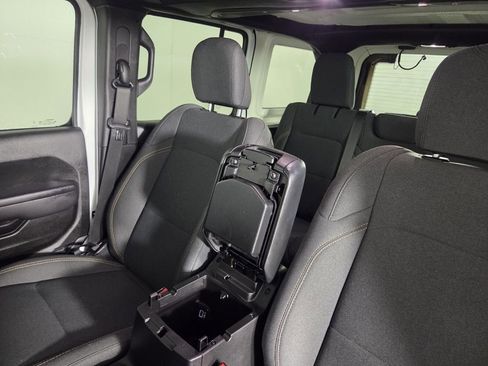 Used 2024 Jeep Wrangler Unlimited Sport AWD/4WD image 20