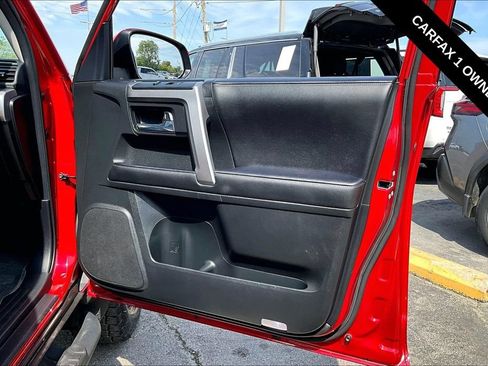 Used 2024 Toyota 4Runner SR5 Premium w/ Moonroof Package AWD/4WD image 28