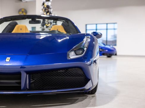 Used 2019 Ferrari 488 Spider image 24