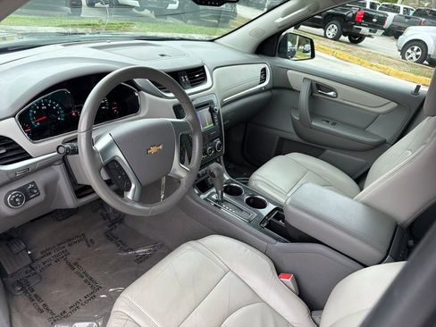 Used 2015 Chevrolet Traverse LT image 13