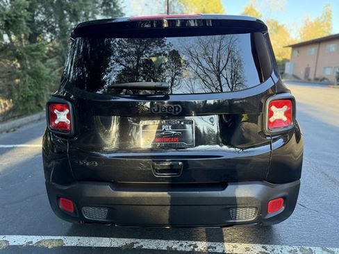 Used 2018 Jeep Renegade Altitude image 6