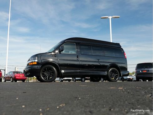 Used 2021 Chevrolet Express 2500 image 22