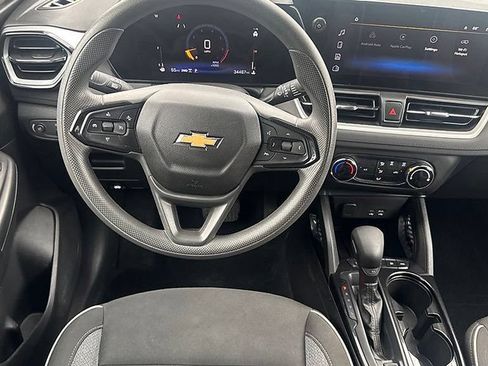 Certified 2025 Chevrolet TrailBlazer LS w/ LS Convenience Package AWD/4WD image 12
