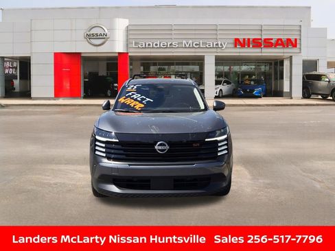 Used 2025 Nissan Kicks SR w/ Illumination Package image 11
