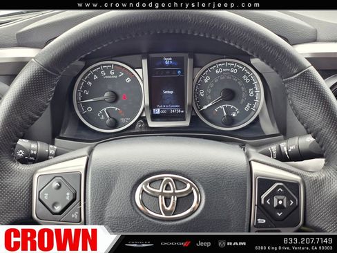 Used 2017 Toyota Tacoma SR5 RWD image 23