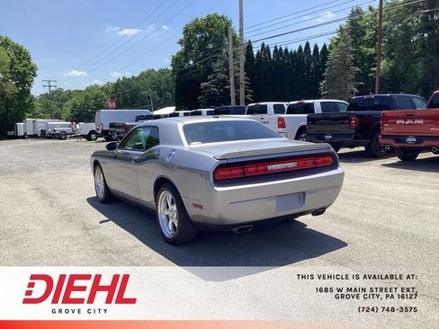Used 2011 Dodge Challenger R/T RWD image 5