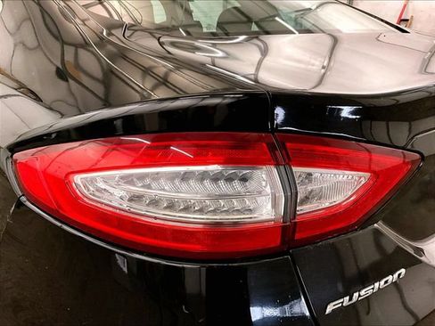 Used 2016 Ford Fusion SE w/ Equipment Group 202A AWD/4WD image 29