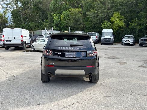 Used 2019 Land Rover Discovery Sport HSE AWD/4WD image 8